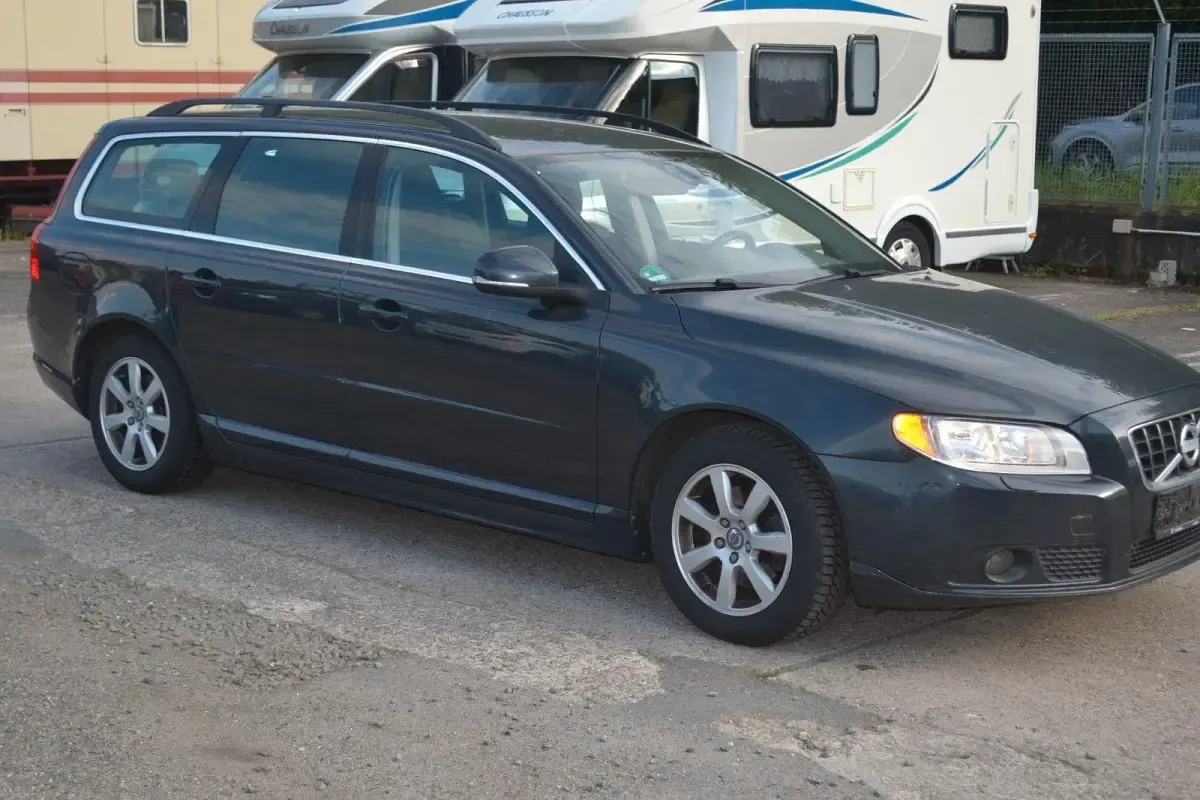 Gebraucht Volvo V70 114 PS (83 kW) 2012 Grau Kombi