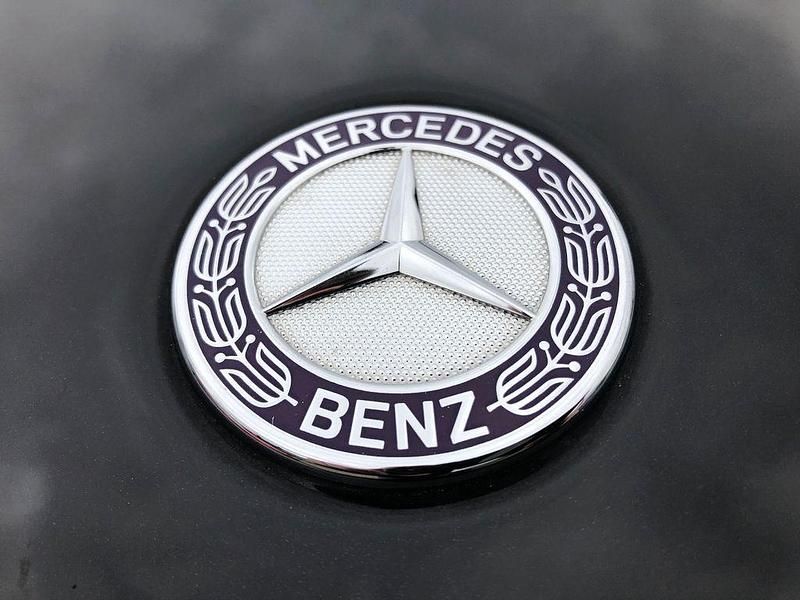 Weiß Gebraucht 2019 Mercedes CLA200 Edition Limousine | 22.900 € (Fairer Preis) - Bild 1/2