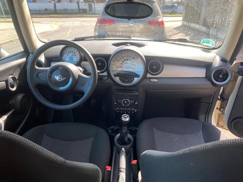 Gebraucht Mini ONE 75 PS (55 kW) 2011 Beige Kleinwagen