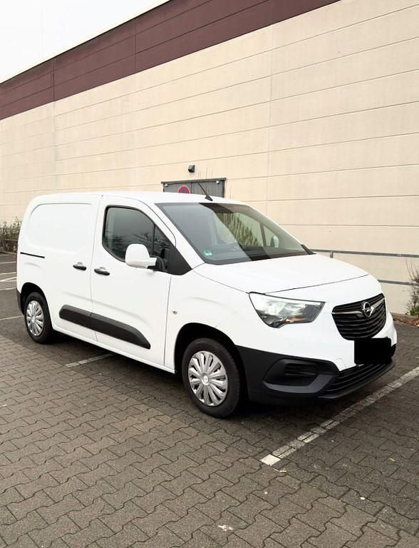 Gebraucht Opel Combo 102 PS (75 kW) 2020 Weiß Van