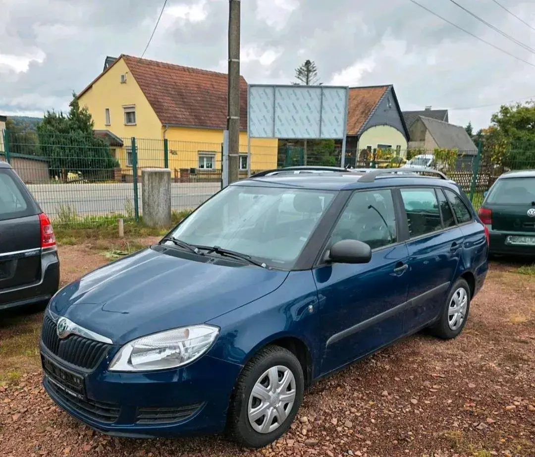Gebraucht Skoda Fabia 69 PS (50 kW) 2010 Blau Kombi