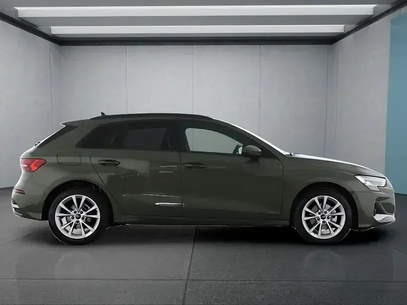 Gebraucht Audi A3 150 PS (110 kW) 2025 Grün Limousine