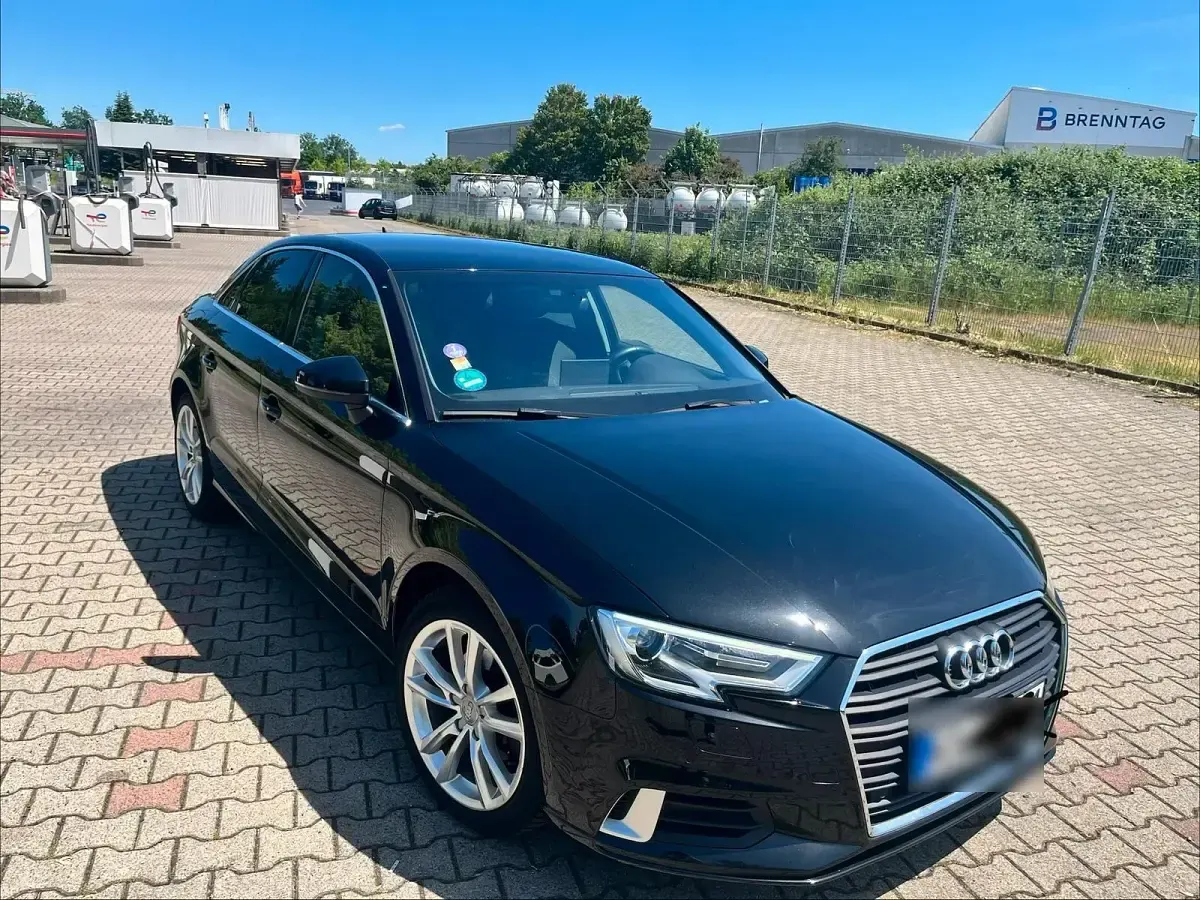 Gebraucht Audi A3 Design 116 PS (85 kW) 2017 Schwarz Limousine
