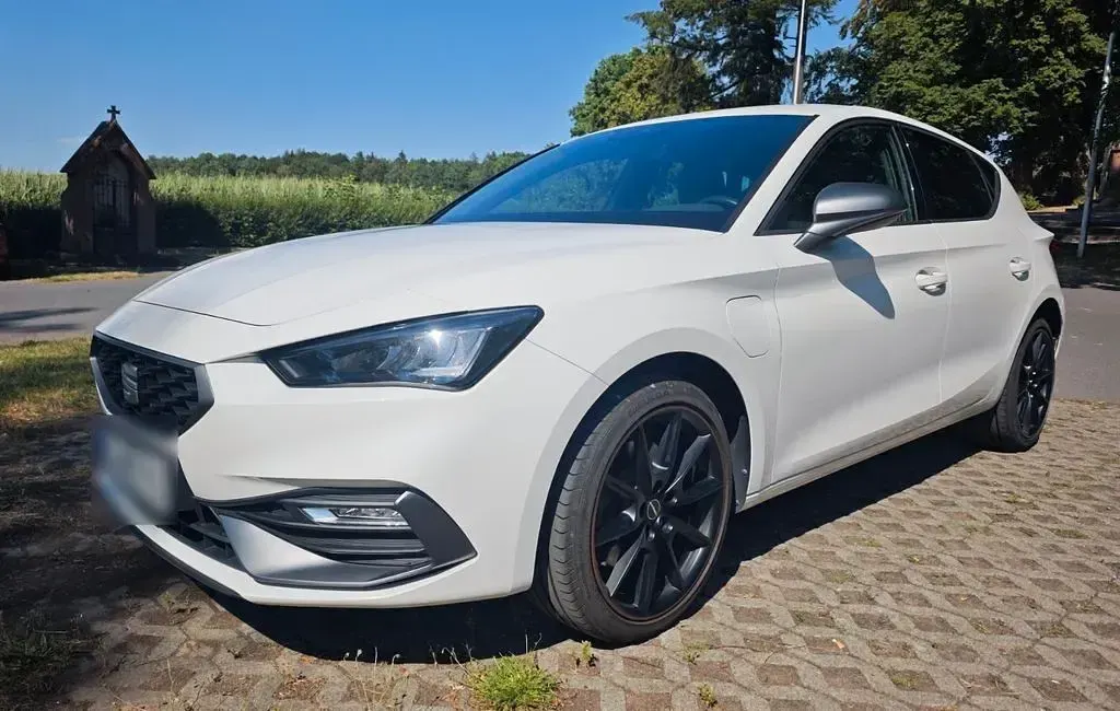 Gebraucht Seat Leon FR 204 PS (150 kW) 2021 Weiß Limousine
