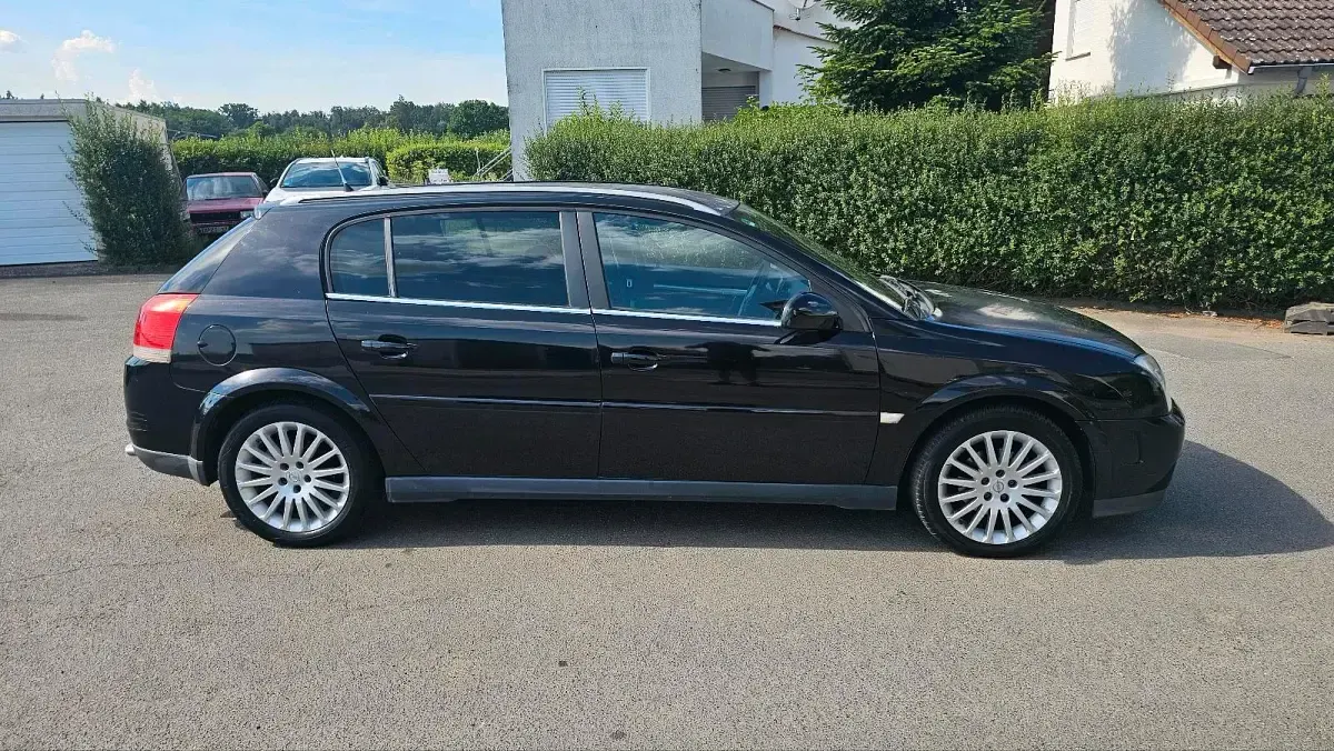 Gebraucht Opel Signum 155 PS (114 kW) 2005 Schwarz Kleinwagen