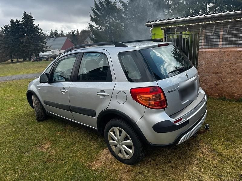 Gebraucht Suzuki SX4 107 PS (78 kW) 2008 Silber SUV