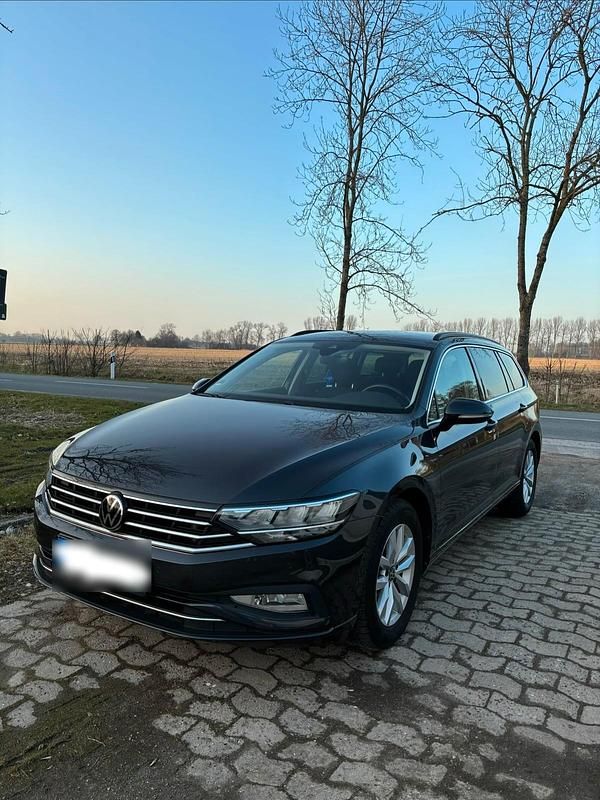 Gebraucht VW Passat 150 PS (110 kW) 2021 Grau Kombi