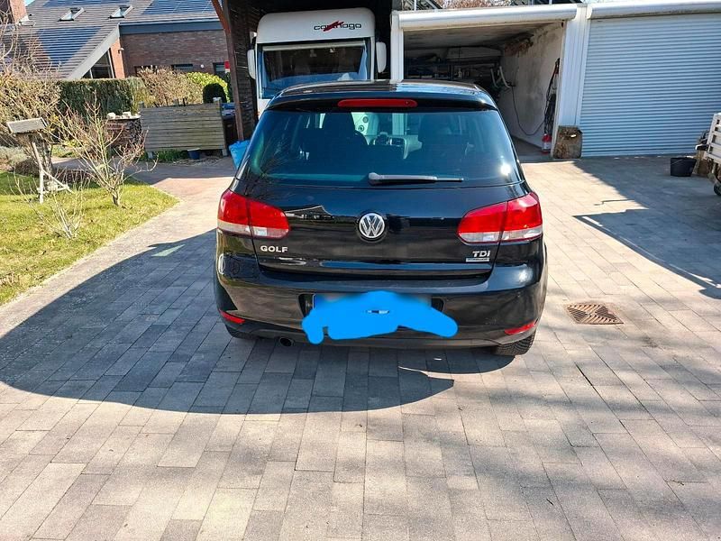 Gebraucht VW Golf VI Team 105 PS (77 kW) 2010 Schwarz Kleinwagen