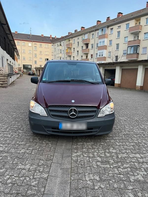 Violet Gebraucht 2011 Mercedes Vito Van / Kleinbus | 11.000 € (Etwas zu teuer) - Bild 1/4