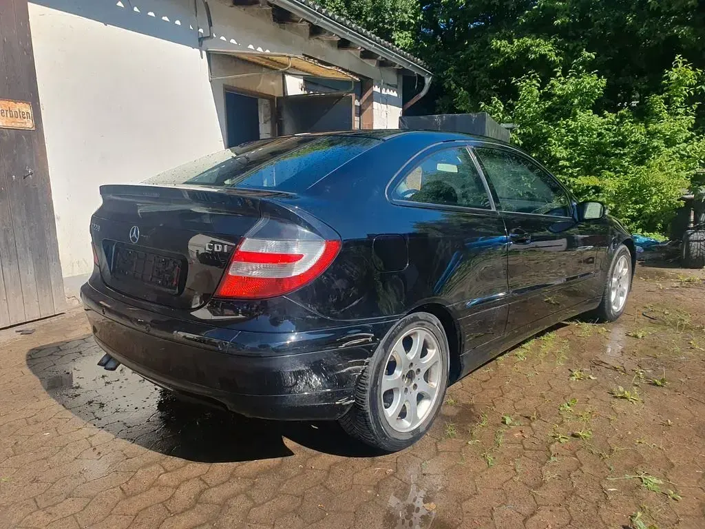Gebraucht Mercedes C220 150 PS (110 kW) 2006 Schwarz Coupé