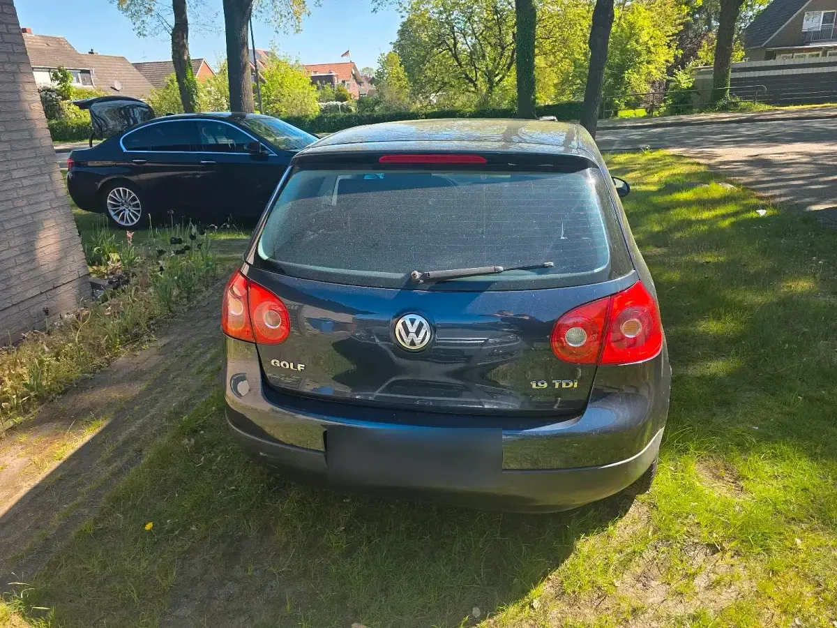 Second-hand VW Golf 2005 Coupe