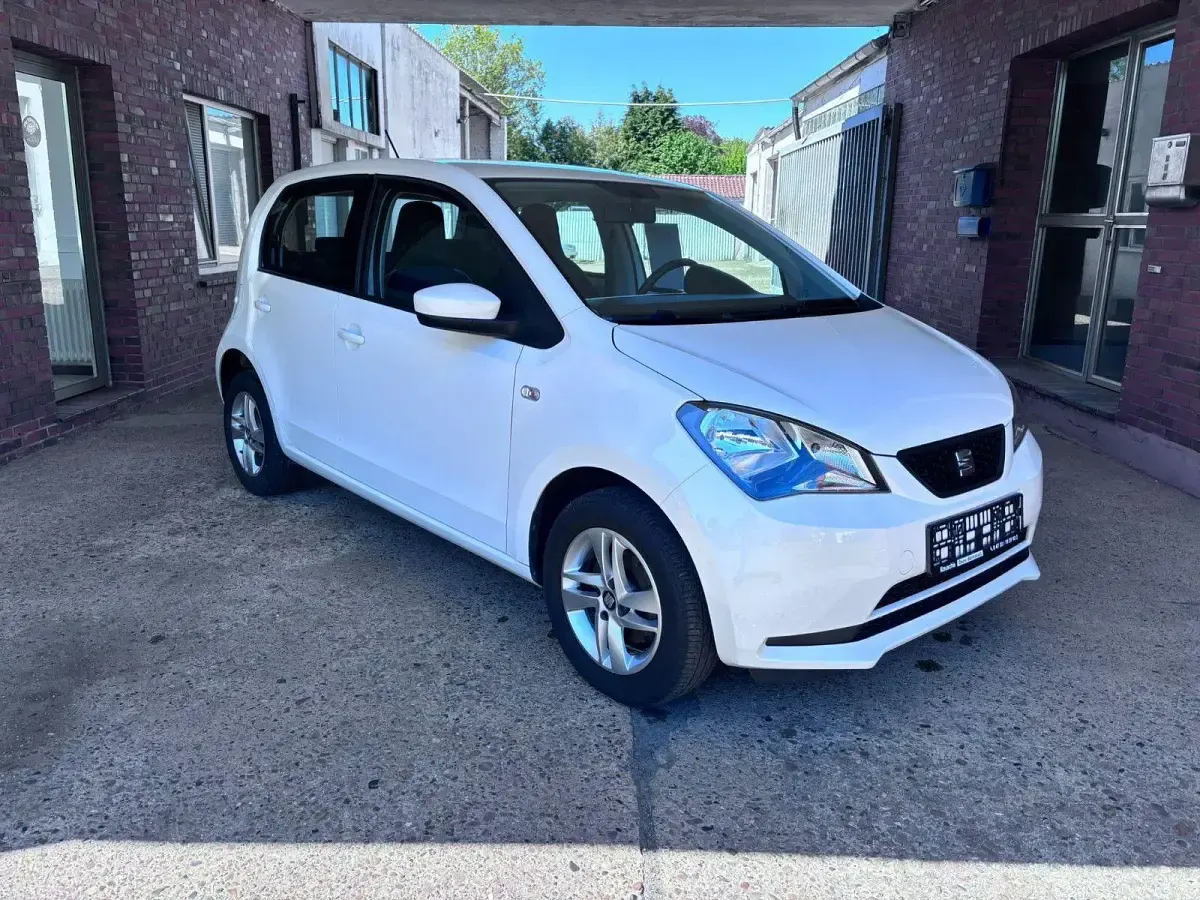 Gebraucht Seat Mii Chic 60 PS (44 kW) 2015 Weiß Kleinwagen