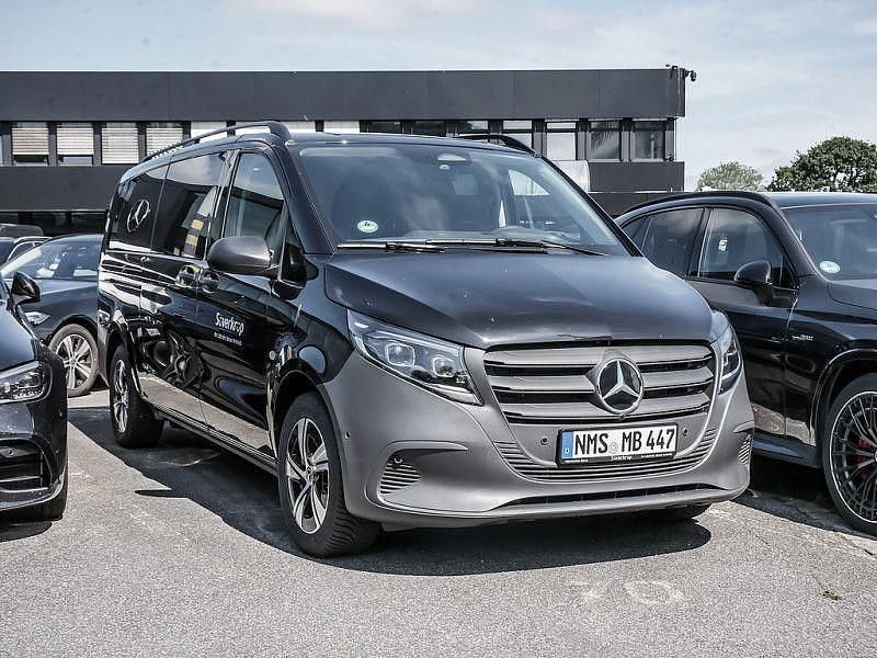 Schwarz Gebraucht 2025 Mercedes Vito Van / Kleinbus | 60.750 € - Bild 1/4