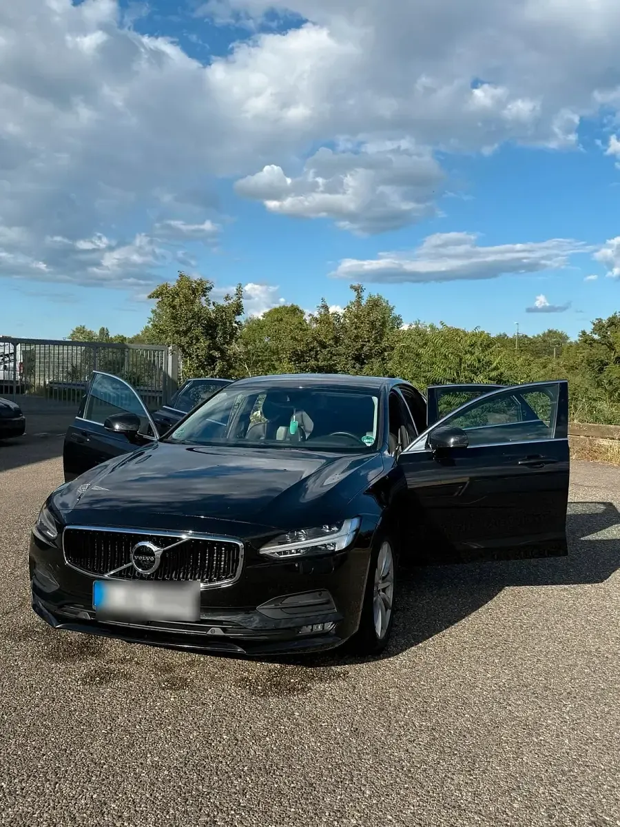 Gebraucht Volvo S90 150 PS (110 kW) 2018 Schwarz Limousine