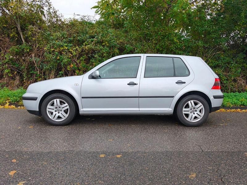 Silber Gebraucht 2001 VW Golf IV Edition Limousine | 6.900 € - Bild 1/4