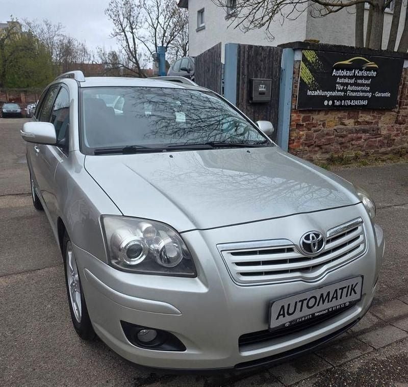 Gebraucht Toyota Avensis Sol 129 PS (94 kW) 2008 Silber Kombi