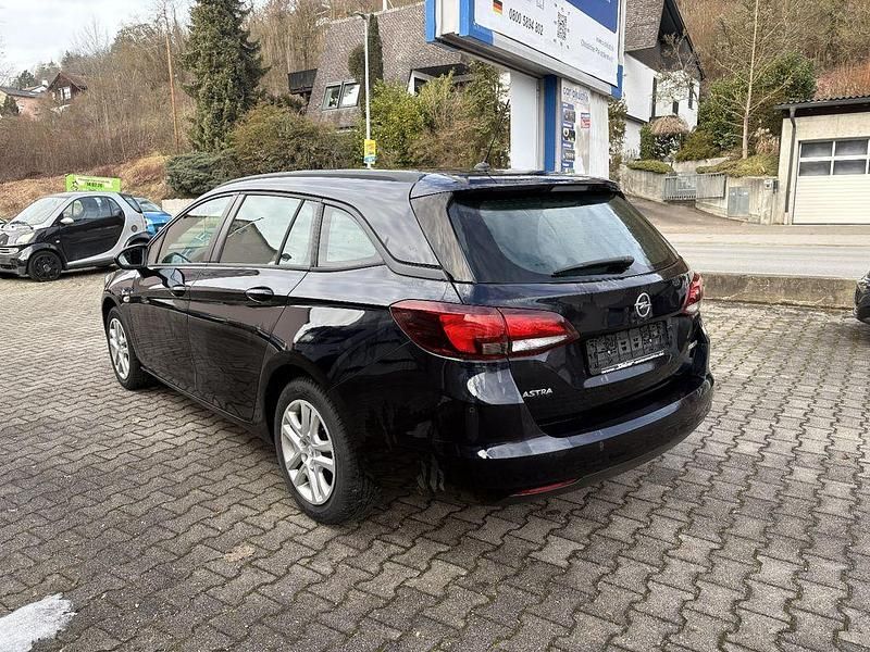 Gebraucht Opel Astra 105 PS (77 kW) 2018 Blau Kombi