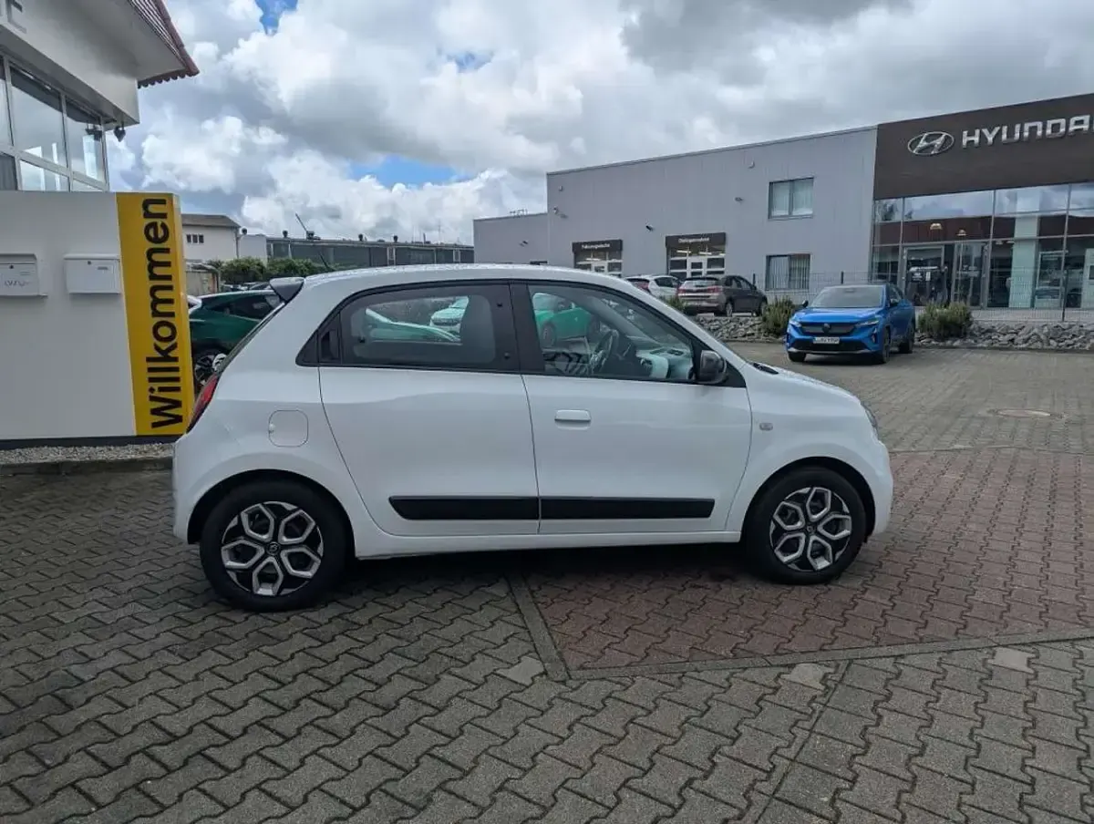 Gebraucht Renault Twingo Equilibre 65 PS (47 kW) 2023 Weiß Kleinwagen
