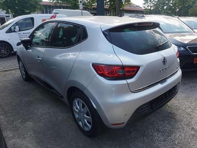 Gebraucht Renault Clio IV LIMITED 90 PS (66 kW) 2017 Silber Kleinwagen