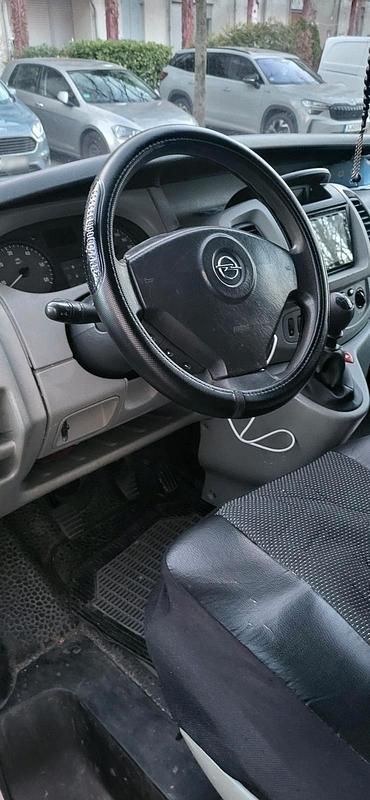 Gebraucht Opel Vivaro 80 PS (58 kW) 2005 Silber Van / Kleinbus