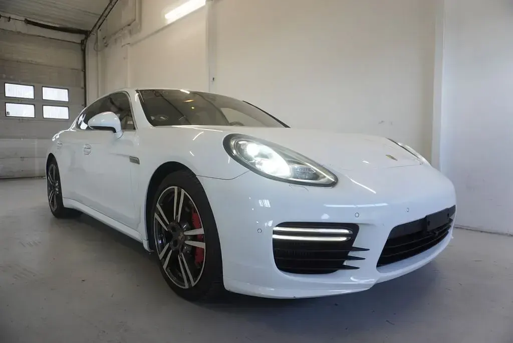 Gebraucht Porsche Panamera Turbo 519 PS (381 kW) 2014 Weiß Kleinwagen