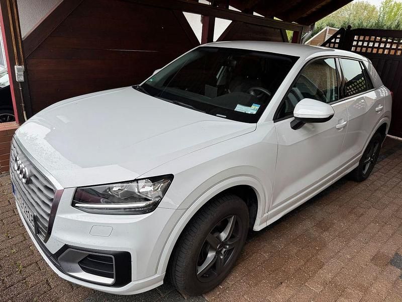 Weiß Gebraucht 2018 Audi Q2 SUV | 15.200 € (Superpreis) - Bild 1/4