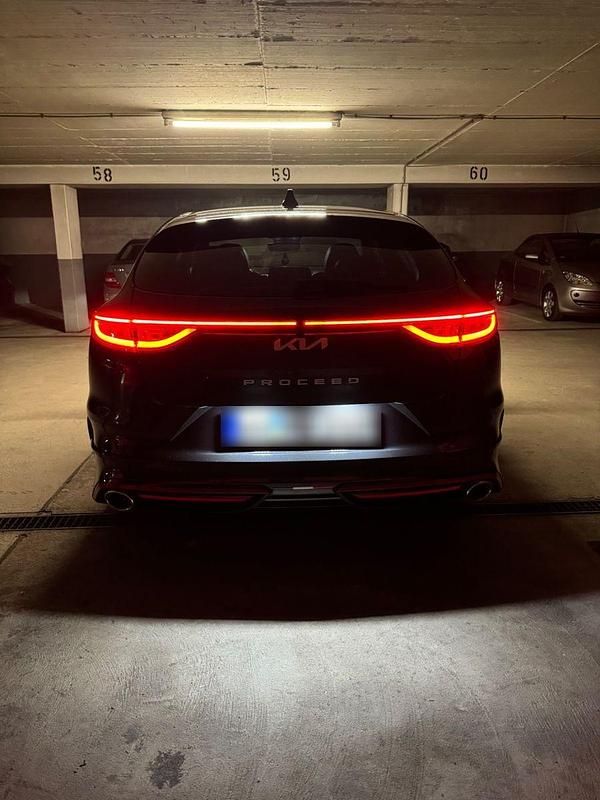 Gebraucht Kia ProCeed GT 204 PS (150 kW) 2023 Schwarz Kombi