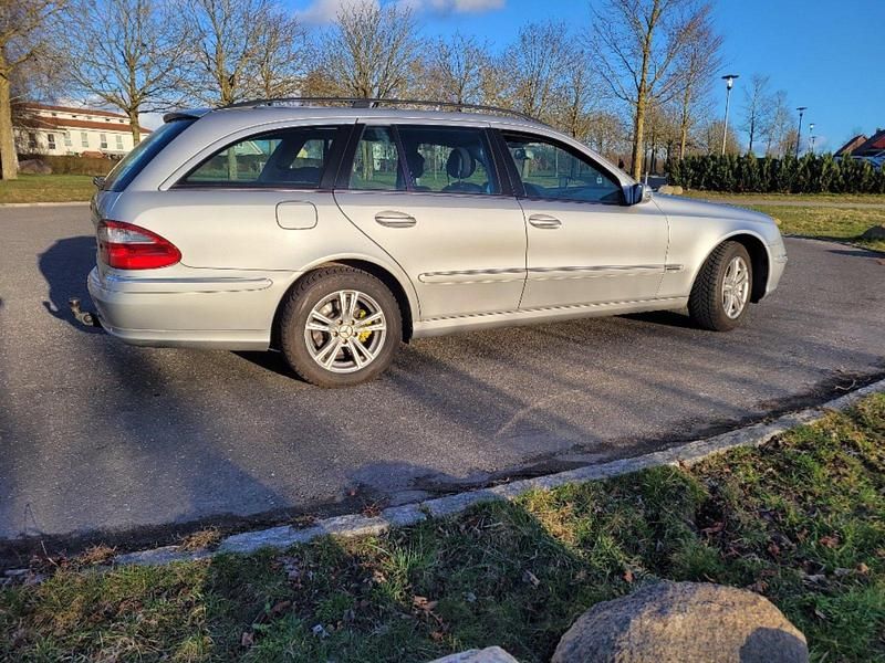 Gebraucht Mercedes E240 177 PS (130 kW) 2003 Silber Kombi