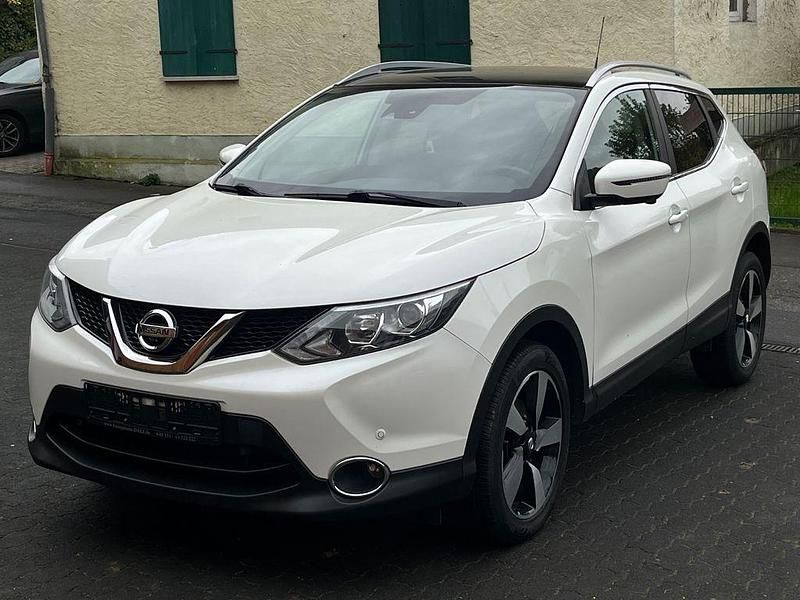 Weiß Gebraucht 2017 Nissan Qashqai 360º SUV | 10.000 € (Fairer Preis) - Bild 1/4