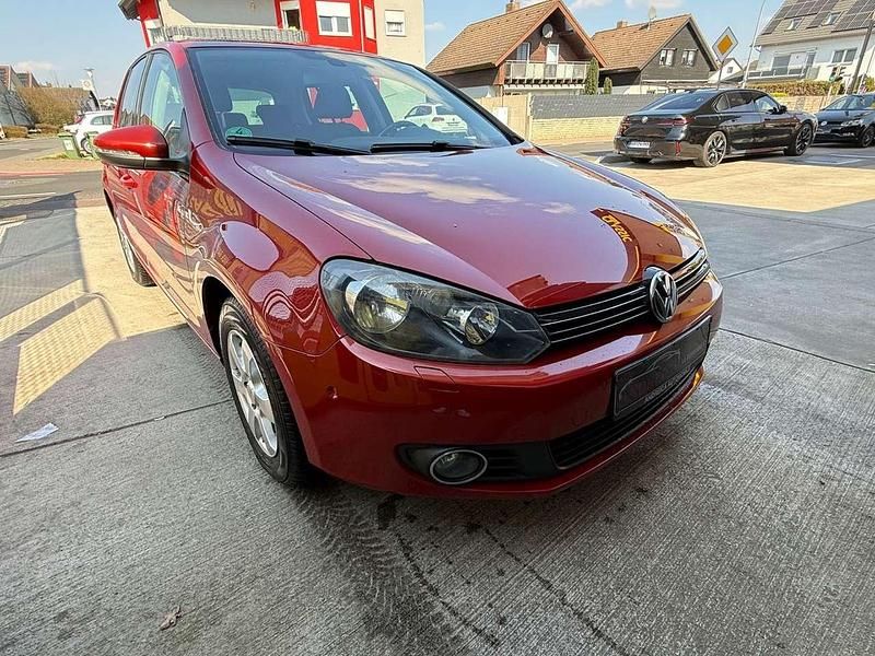Gebraucht VW Golf VI Team 80 PS (58 kW) 2010 Rot Kleinwagen