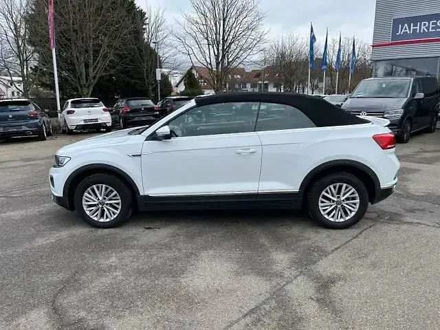 Gebraucht VW T-Roc Cabriolet Active 150 PS (110 kW) 2021 Pure white Cabrio