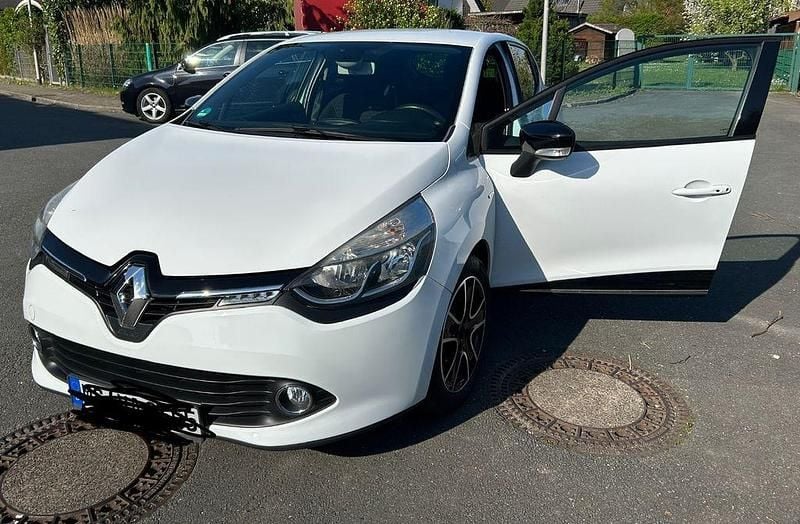 Weiß Gebraucht 2015 Renault Clio IV LIMITED Limousine | 6.999 € (Guter Preis) - Bild 1/4