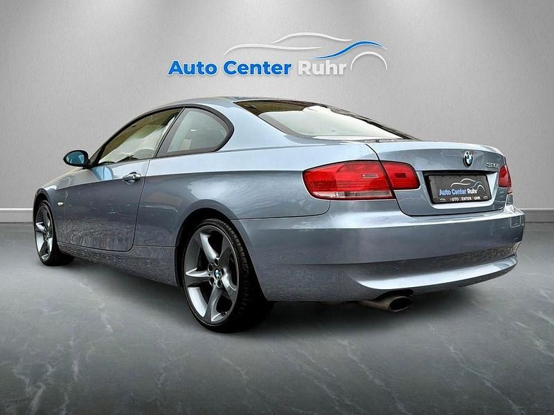 Gebraucht BMW 320 Sport Line 170 PS (125 kW) 2009 Blau Coupé