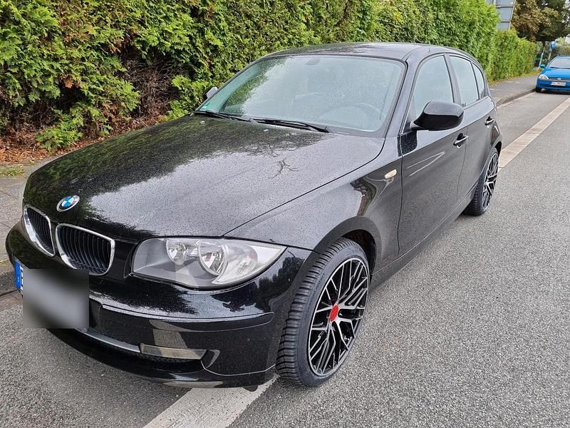 Schwarz Gebraucht 2010 BMW 116 Kleinwagen | 4.899 € (Fairer Preis) - Bild 1/4
