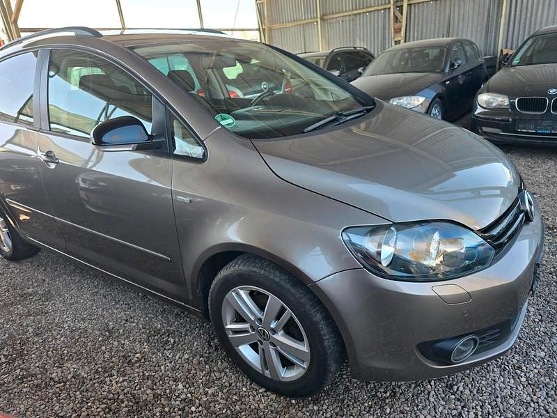 Gebraucht VW Golf VII Match 105 PS (77 kW) 2012 Braun Limousine