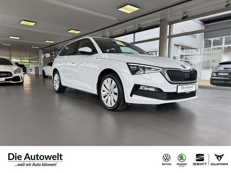 Moonweiß Gebraucht 2021 Skoda Scala Active Kleinwagen | 16.980 € (Fairer Preis) - Bild 1/4