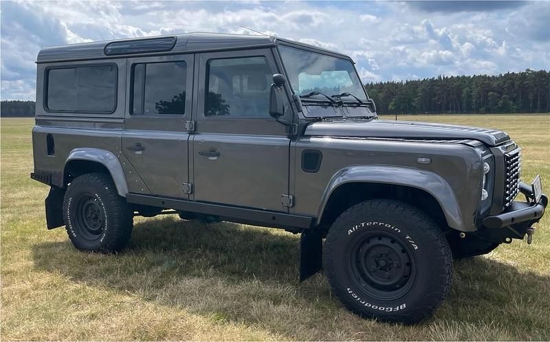 Grau Gebraucht 2004 Land Rover Defender SUV | 28.950 € - Bild 1/4