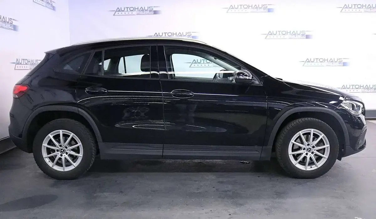 Gebraucht Mercedes GLA200 150 PS (110 kW) 2021 Nachtschwarz  unilack SUV