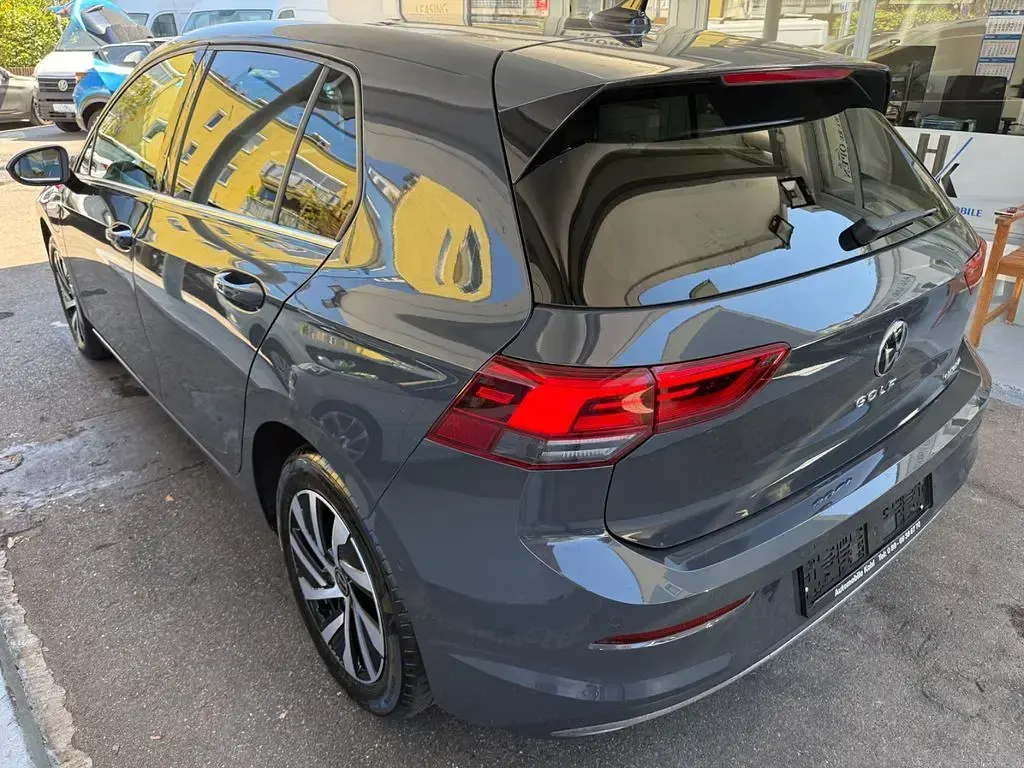 Gebraucht VW Golf VIII Style 204 PS (150 kW) 2022 Grau Limousine
