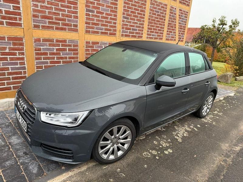 Grau Gebraucht 2017 Audi A1 Sportback Sport Kleinwagen | 10.300 € (Fairer Preis) - Bild 1/4
