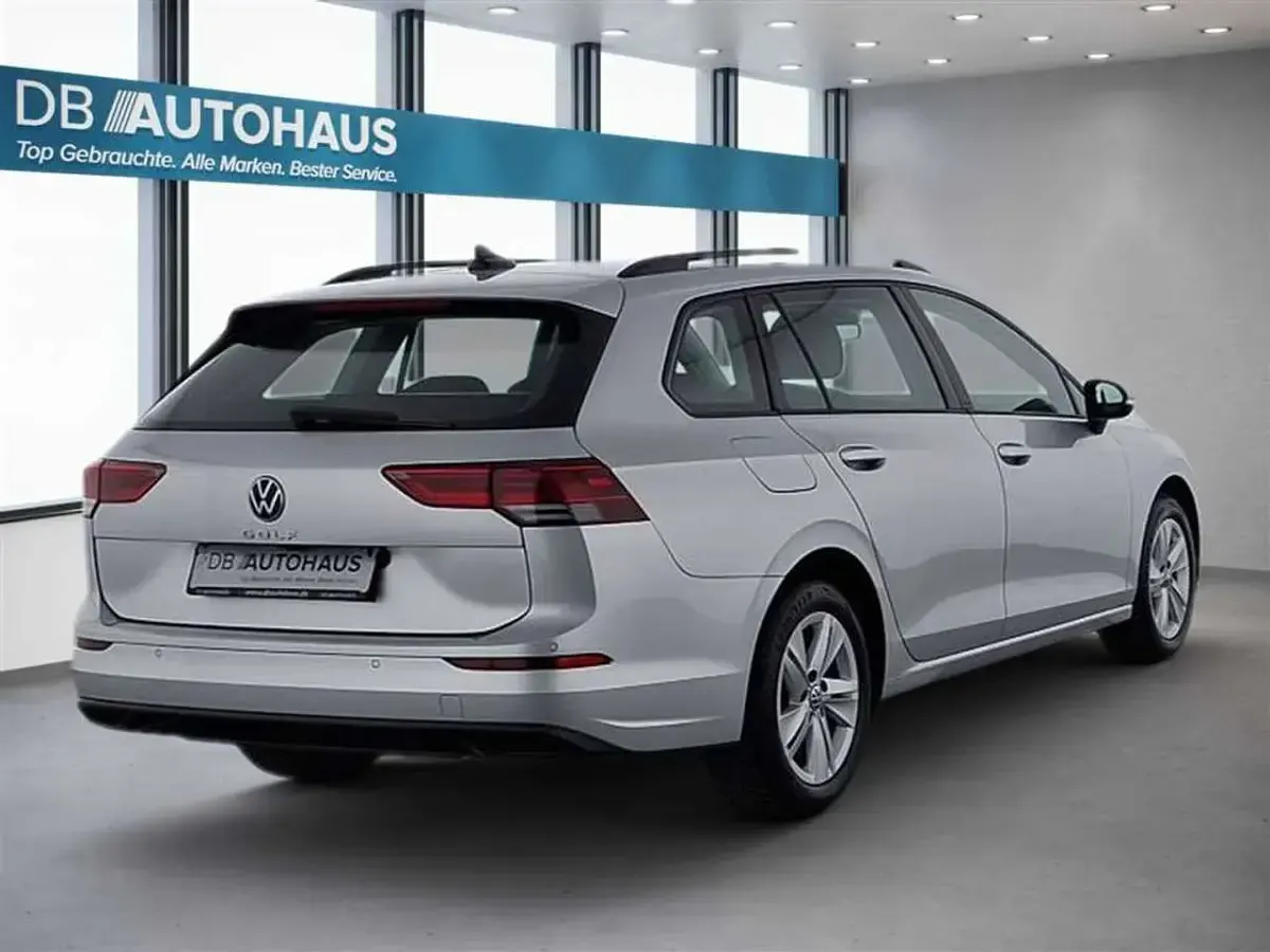 Gebraucht VW Golf VIII Life 110 PS (80 kW) 2023 Silber Kombi