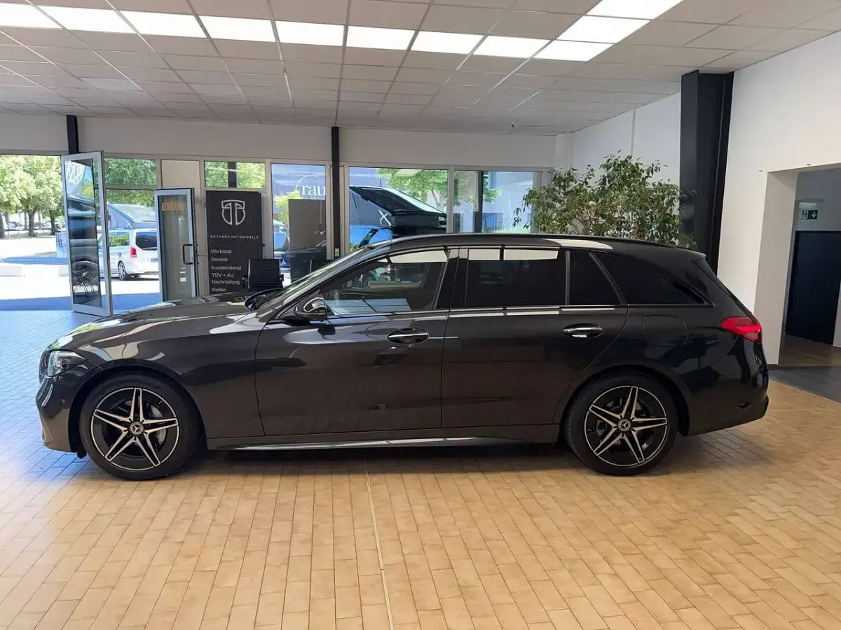 Gebraucht Mercedes C300e Business 204 PS (150 kW) 2023 Grafitgrau  metalliclack Kombi