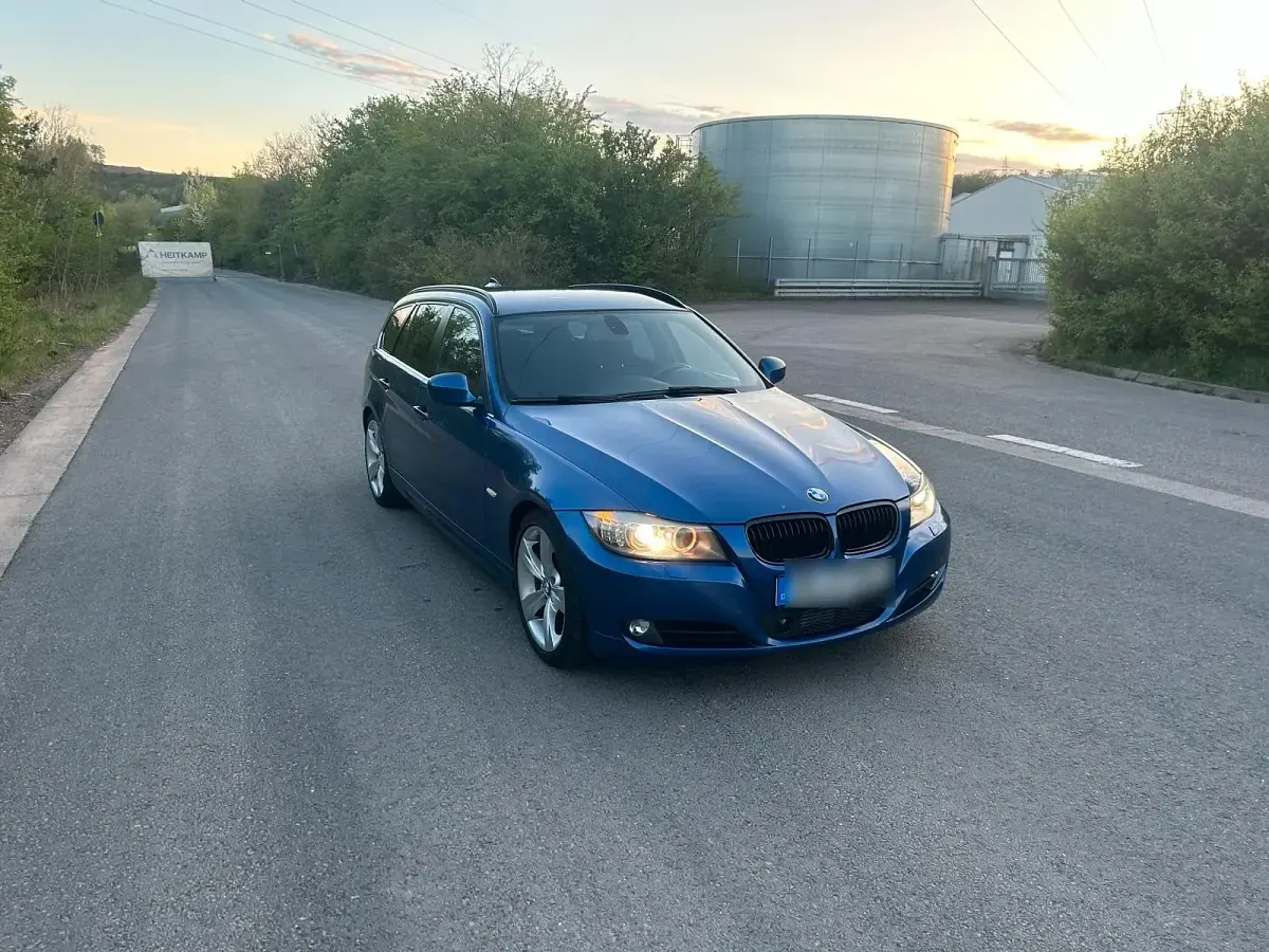 Gebraucht BMW 325 M Sport 204 PS (150 kW) 2010 Blau Kombi