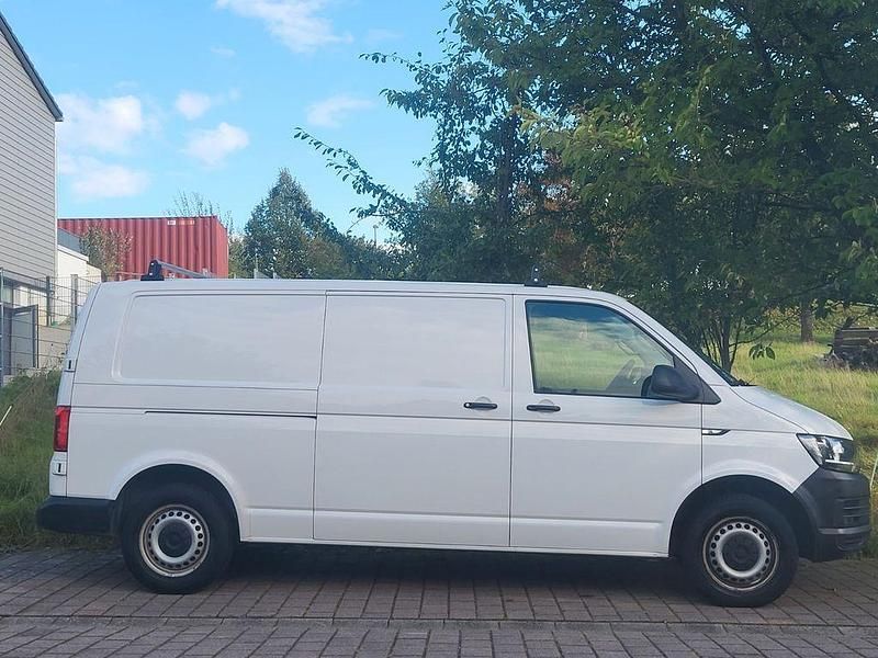 Gebraucht VW Transporter 150 PS (110 kW) 2018 Weiß Van