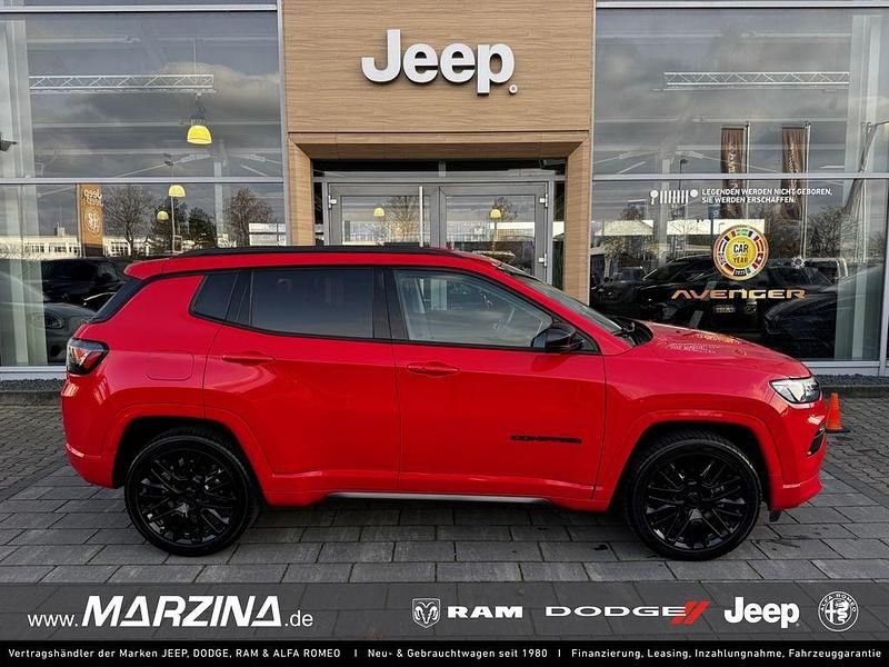 Gebraucht Jeep Compass Altitude 131 PS (96 kW) 2023 Colorado red SUV