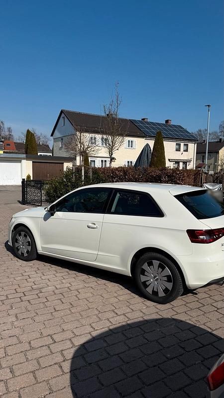 Gebraucht Audi A3 110 PS (80 kW) 2015 Weiß Limousine