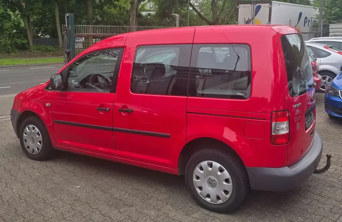 Gebraucht VW Caddy Life 80 PS (58 kW) 2009 Tornadorot Van / Kleinbus