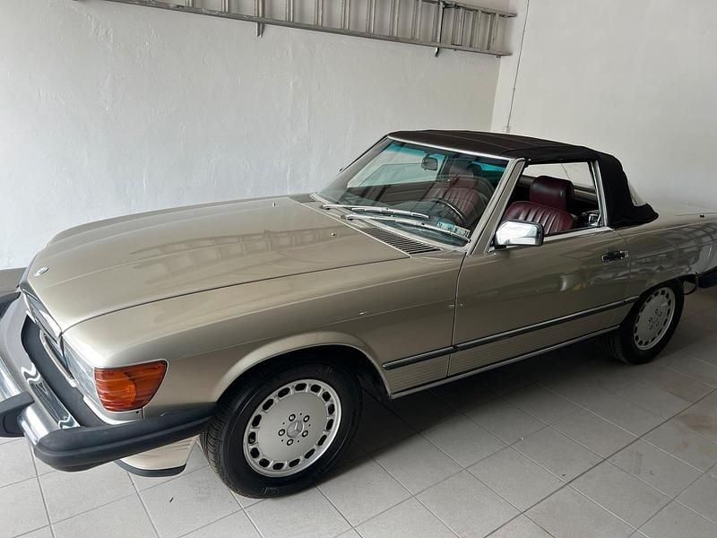 Gebraucht Mercedes 560 231 PS (169 kW) 1986 Gold Cabrio