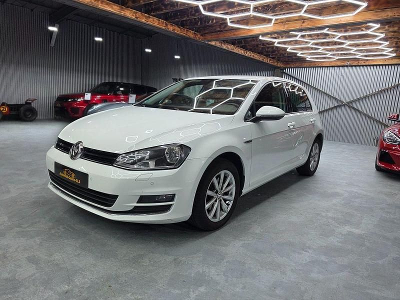 Gebraucht VW Golf VII LOUNGE 125 PS (91 kW) 2016 Weiß Limousine