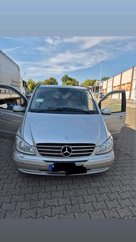 Silber Gebraucht 2007 Mercedes Viano Van / Kleinbus | 9.900 € (Etwas zu teuer) - Bild 1/4
